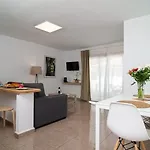 Le Petit Paradis